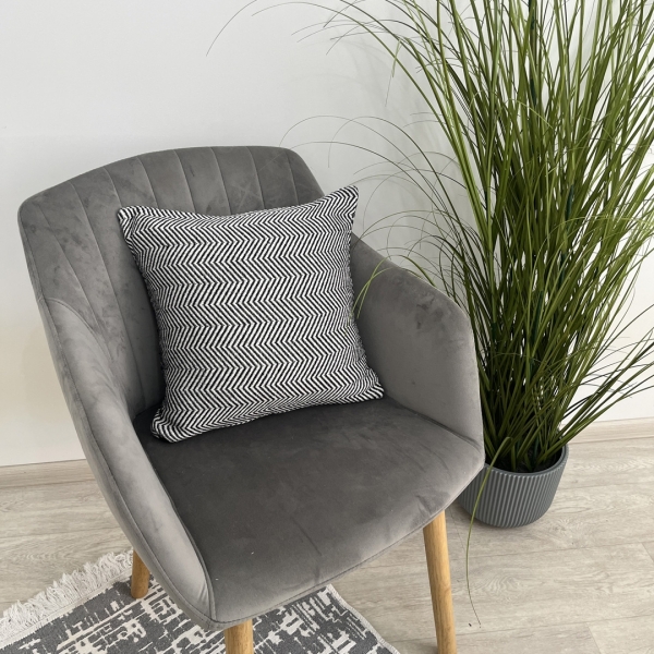 Декоративні подушки зигзаг чорний